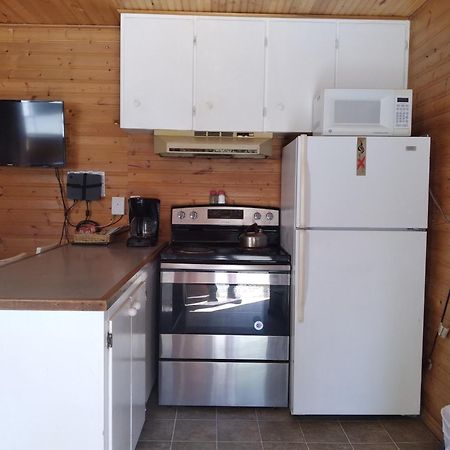 Dolphin Motel Тофино Екстериор снимка