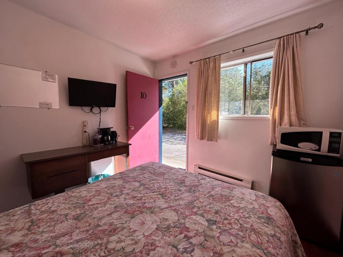 Dolphin Motel Тофино Екстериор снимка