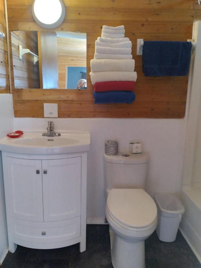 Dolphin Motel Тофино Екстериор снимка